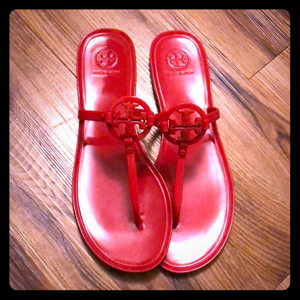 ***Sold*** Tory Burch “mini miller” sandal flat
